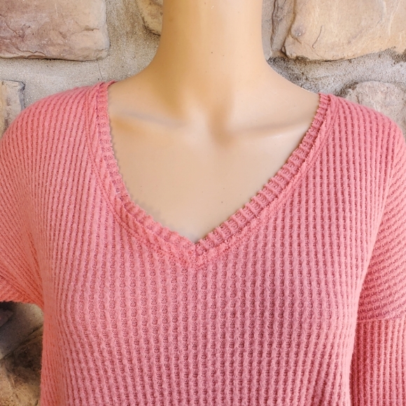 WILD FABLE | Long Sleeve V-neck Waffle Knit Sweater - Picture 4 of 8